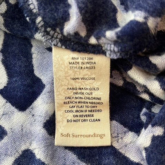 Soft Surroundings blue printed beaded cold shoulder top, size small - Picture 5 of 9